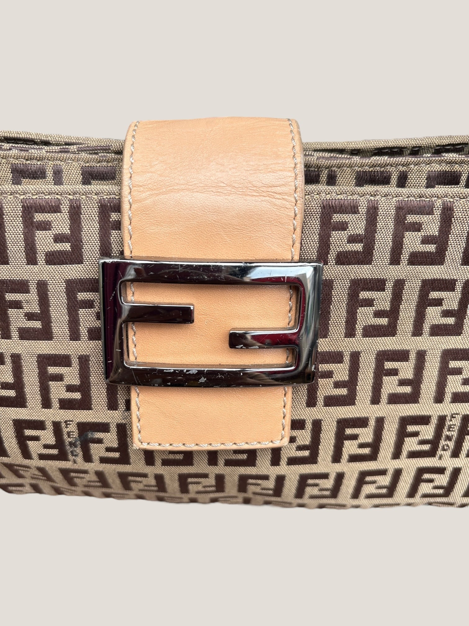 FENDI Baguette Zucchino Beige