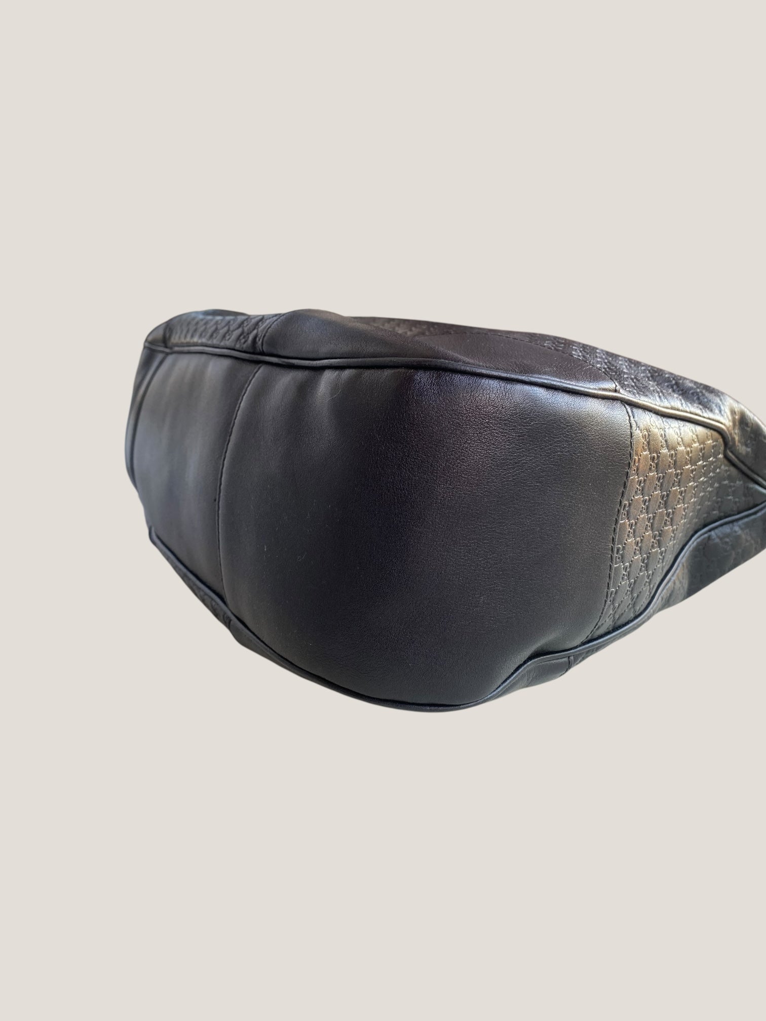 Gucci Hobo in pelle Guccissima nera