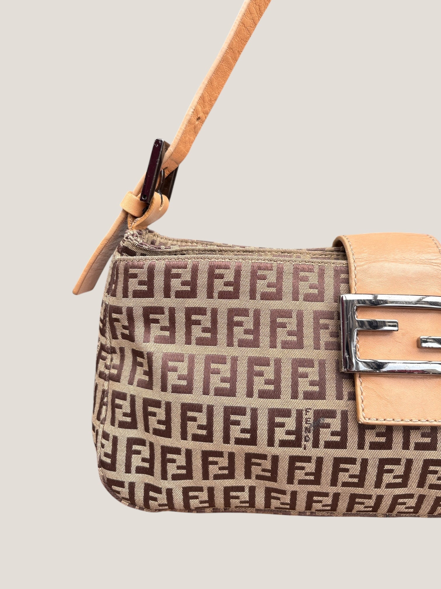 FENDI Baguette Zucchino Beige