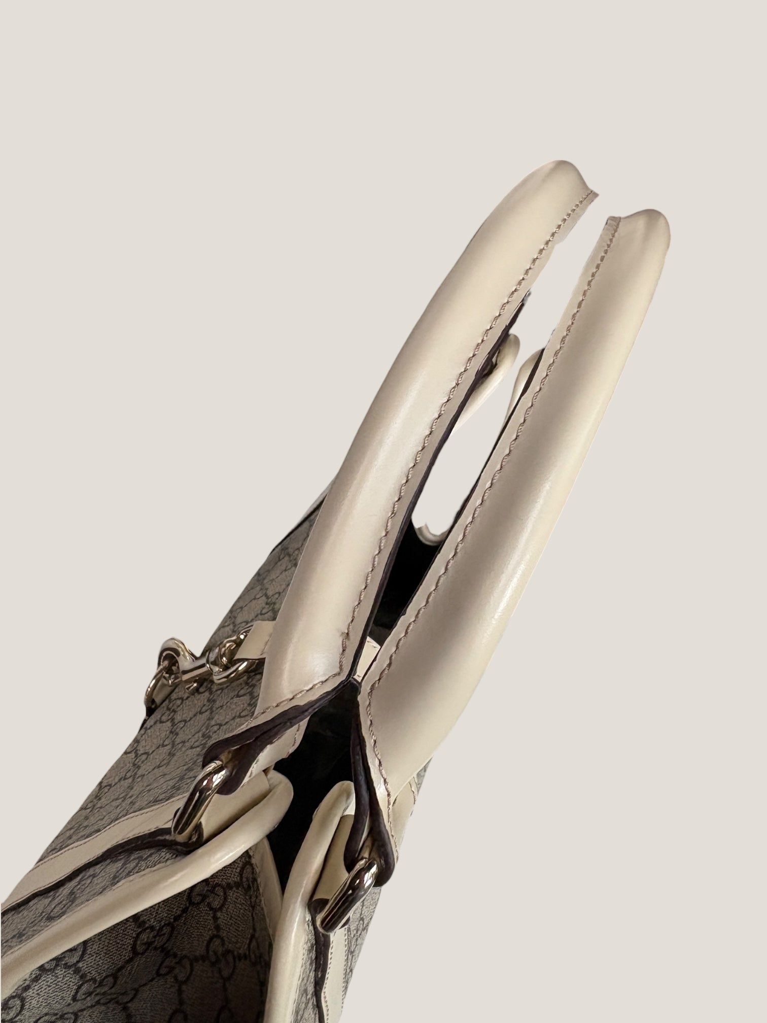 Gucci Jackie Hobo GG Supreme Bianco