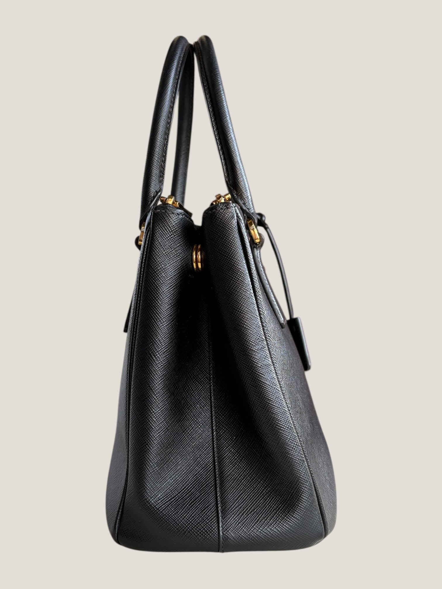 Prada Galleria Tote 25 in pelle Saffiano nera