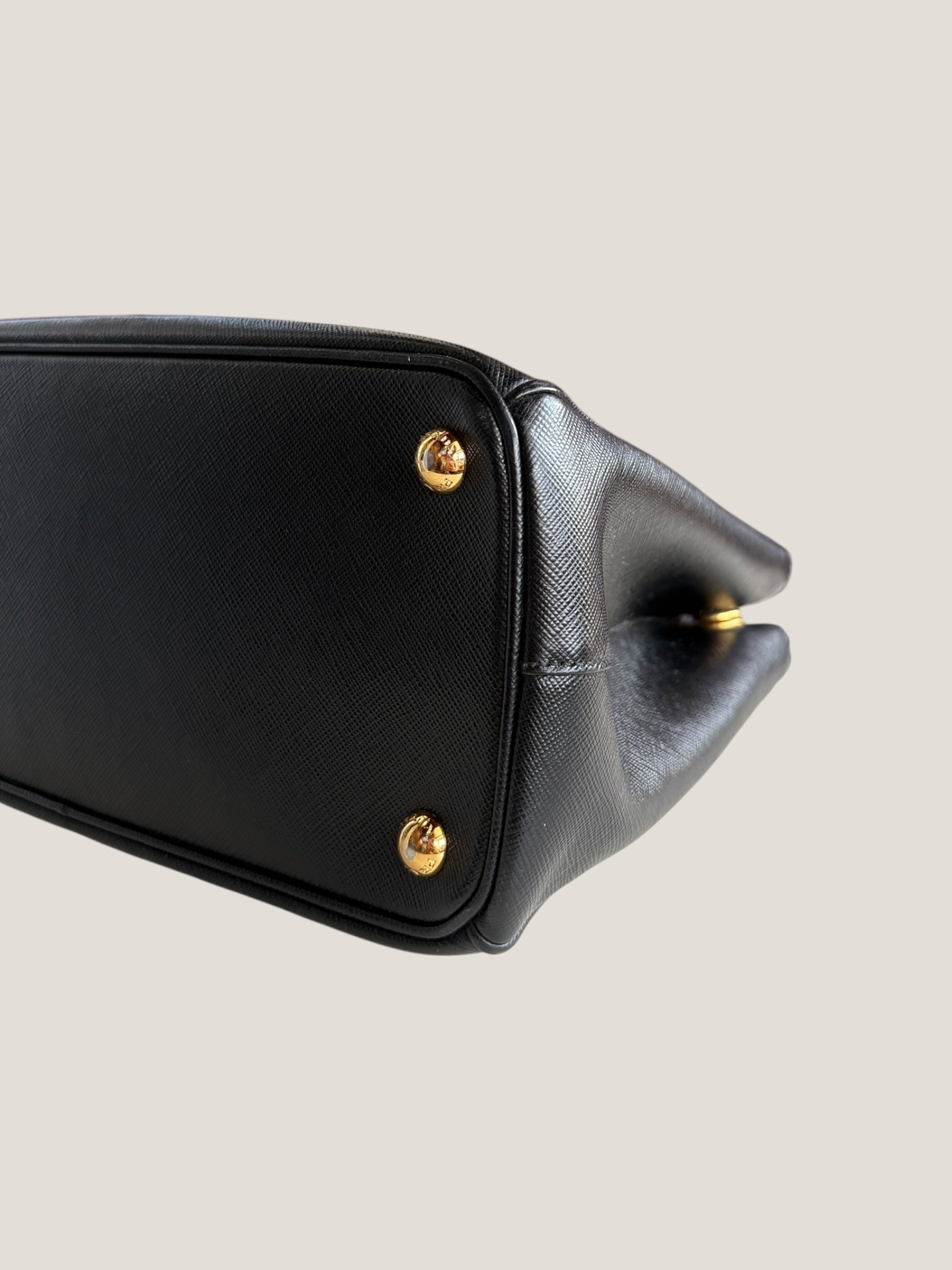 Prada Galleria Tote 25 in pelle Saffiano nera
