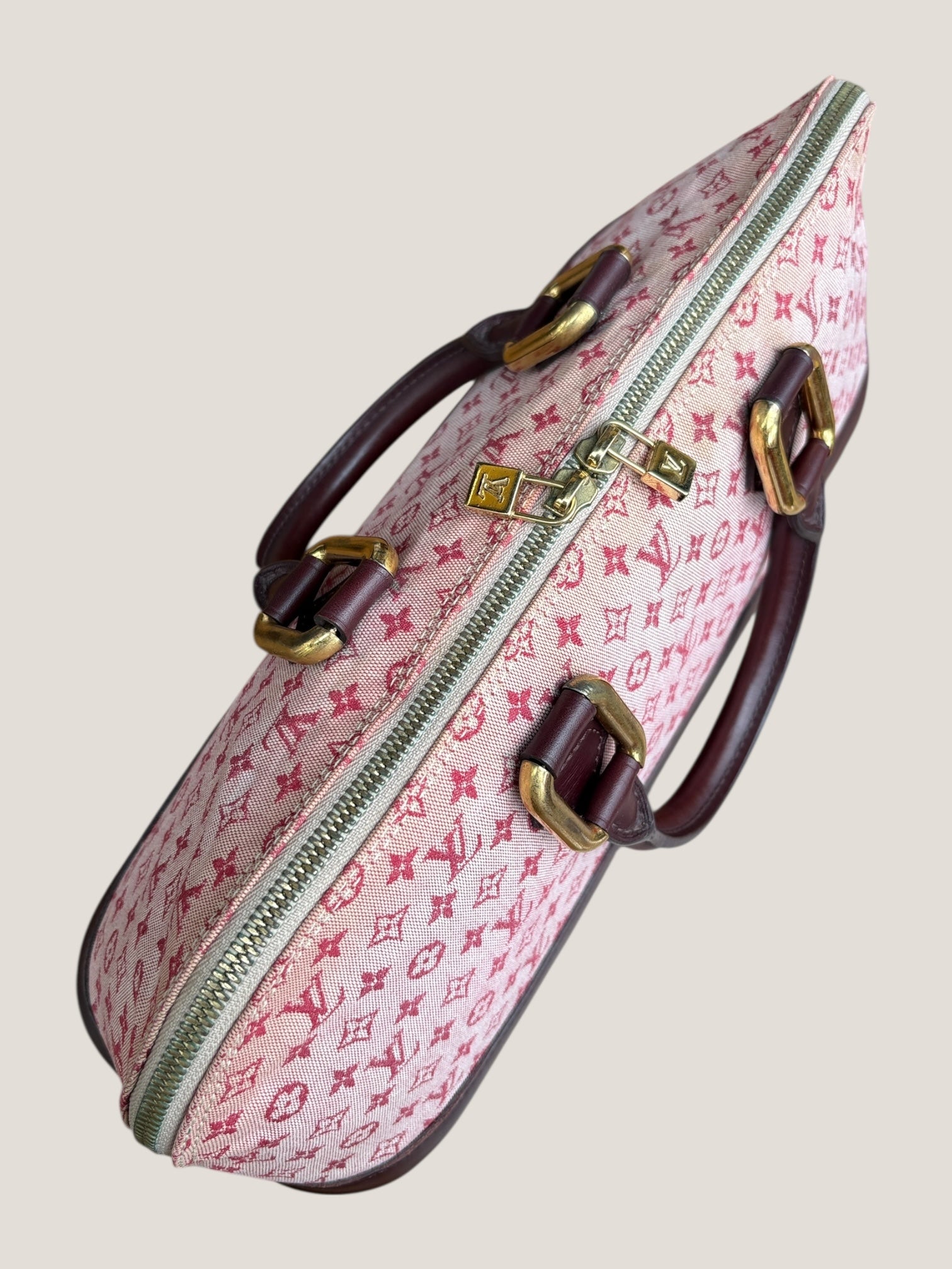 LOUIS VUITTON Alma Long Monogram Mini Lin