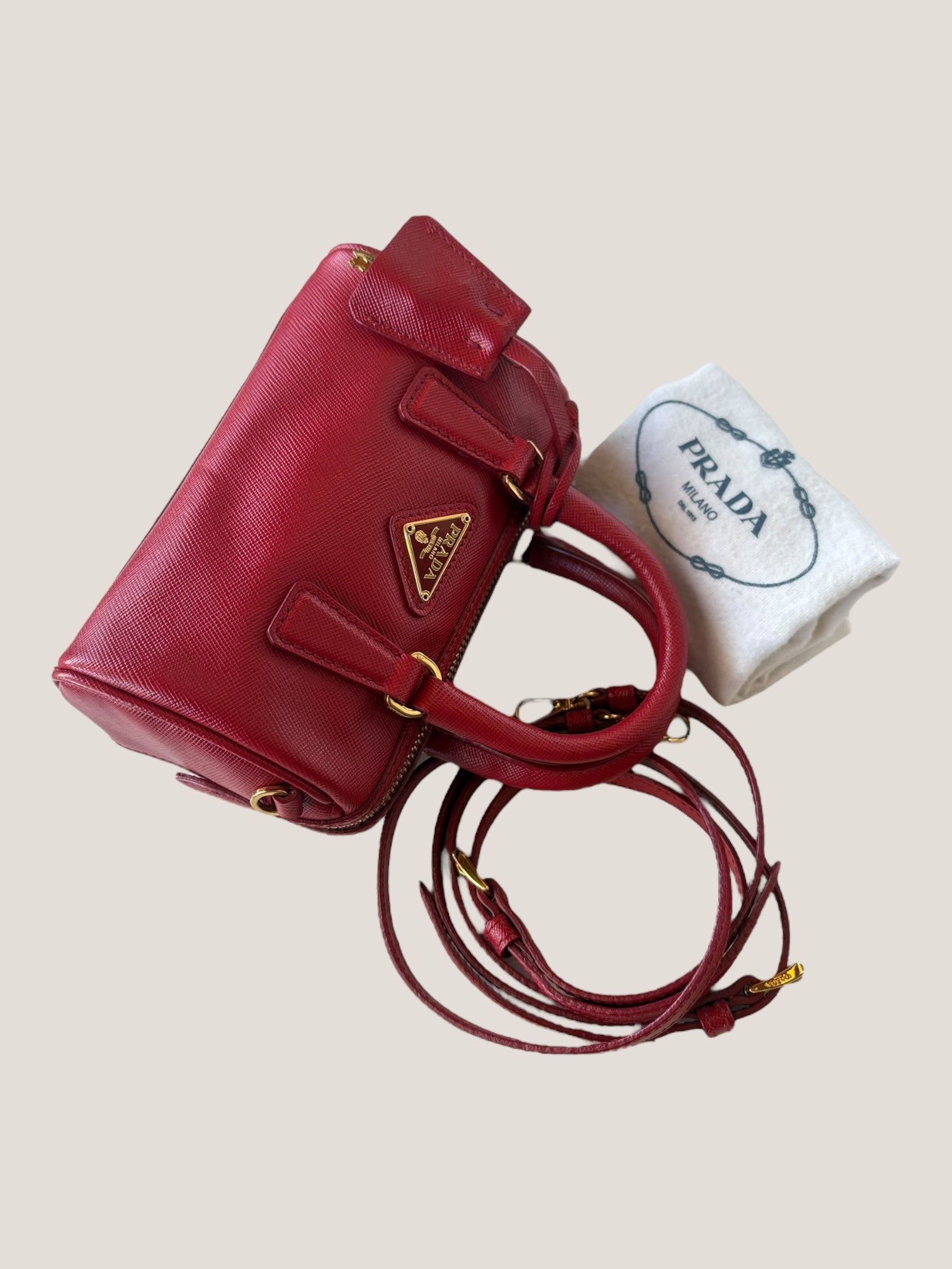 Prada Mini Bauletto in pelle Saffiano rossa