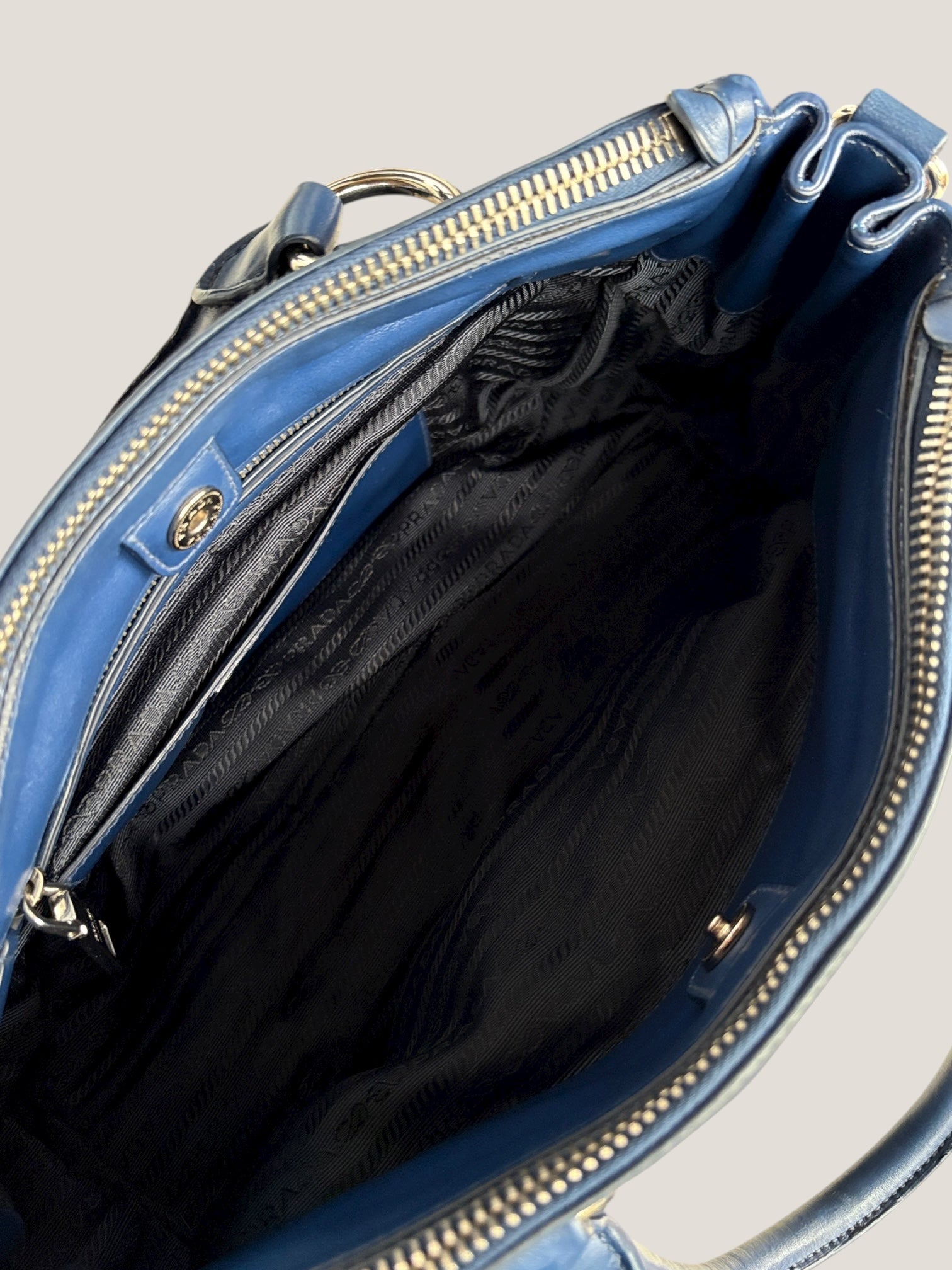 PRADA BOWLER IN PELLE BLU