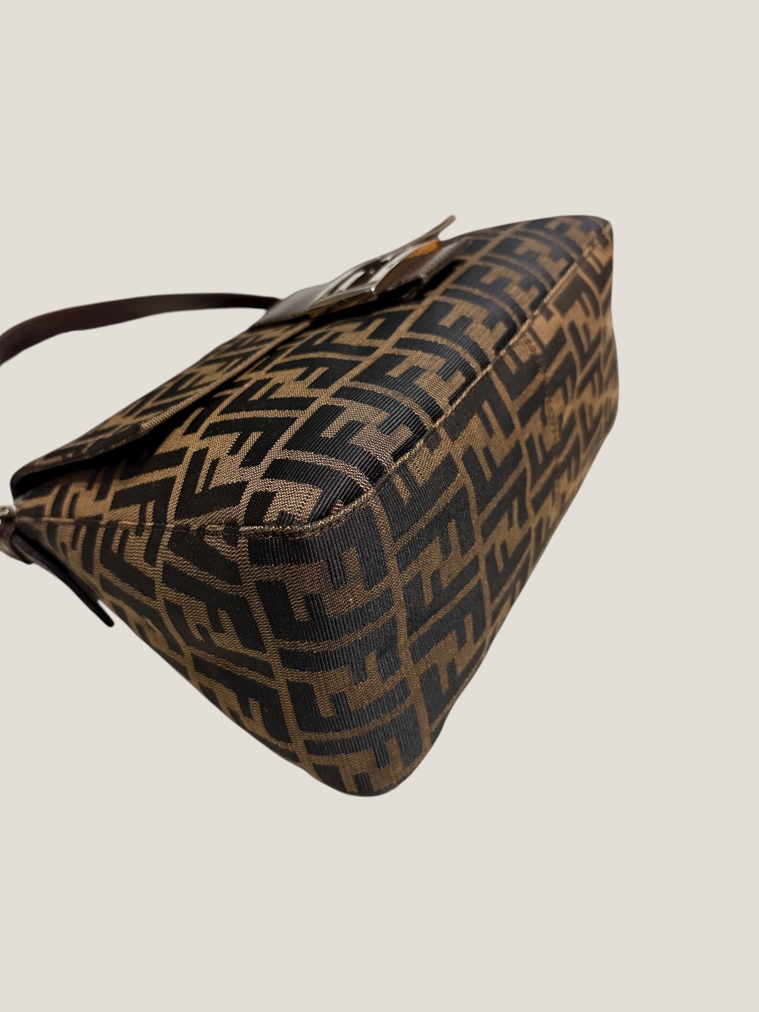 FENDI MAMMA BAGUETTE ZUCCA