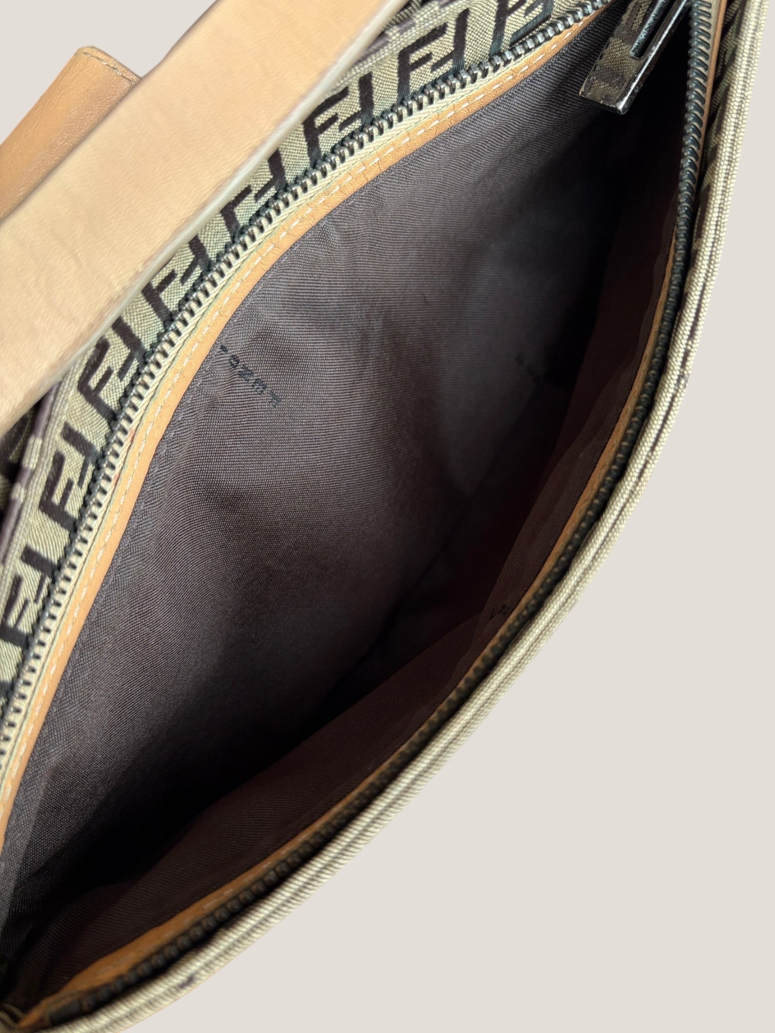 FENDI Baguette Zucchino Beige