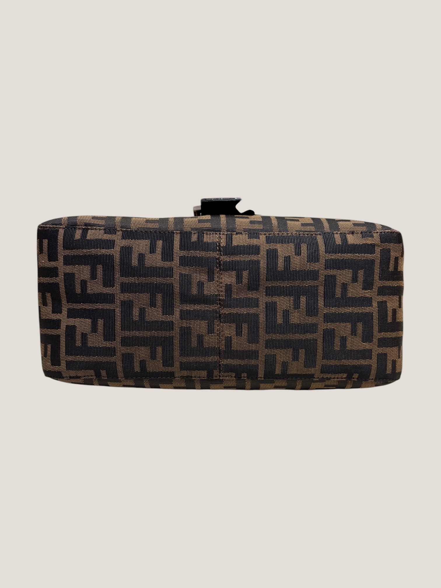 FENDI MAMMA BAGUETTE ZUCCA