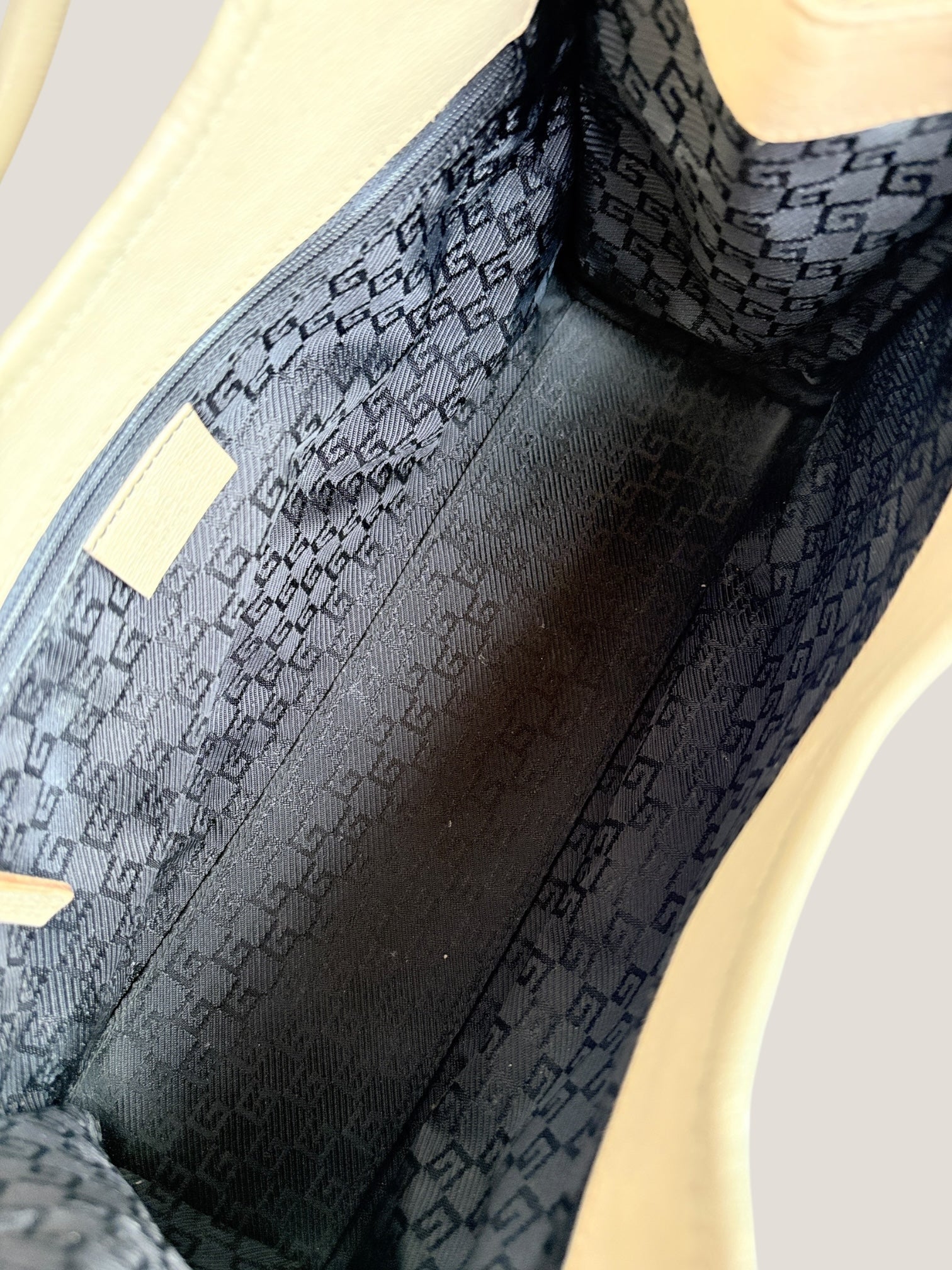 Gucci Shoulder Bag GG Monogram Beige