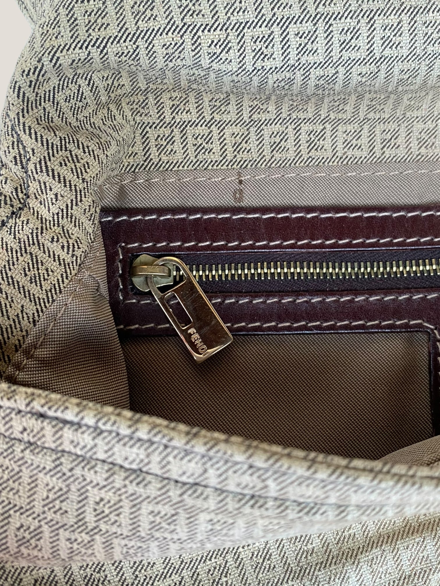 Fendi baguette in tessuto monogram
