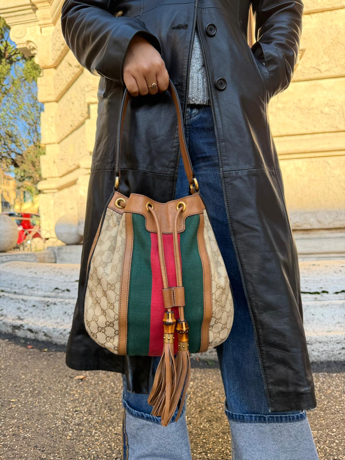 Gucci bucket GG con Web