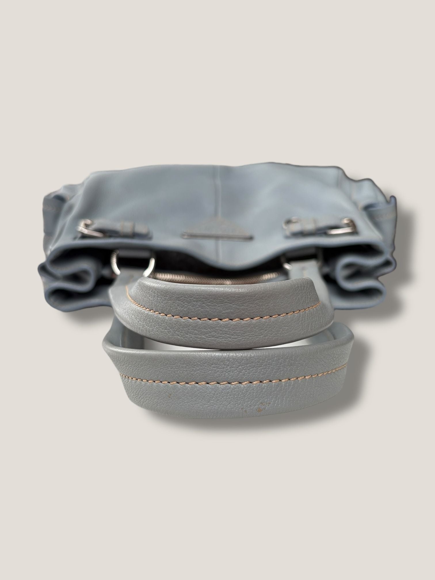 Prada tote in pelle martellata