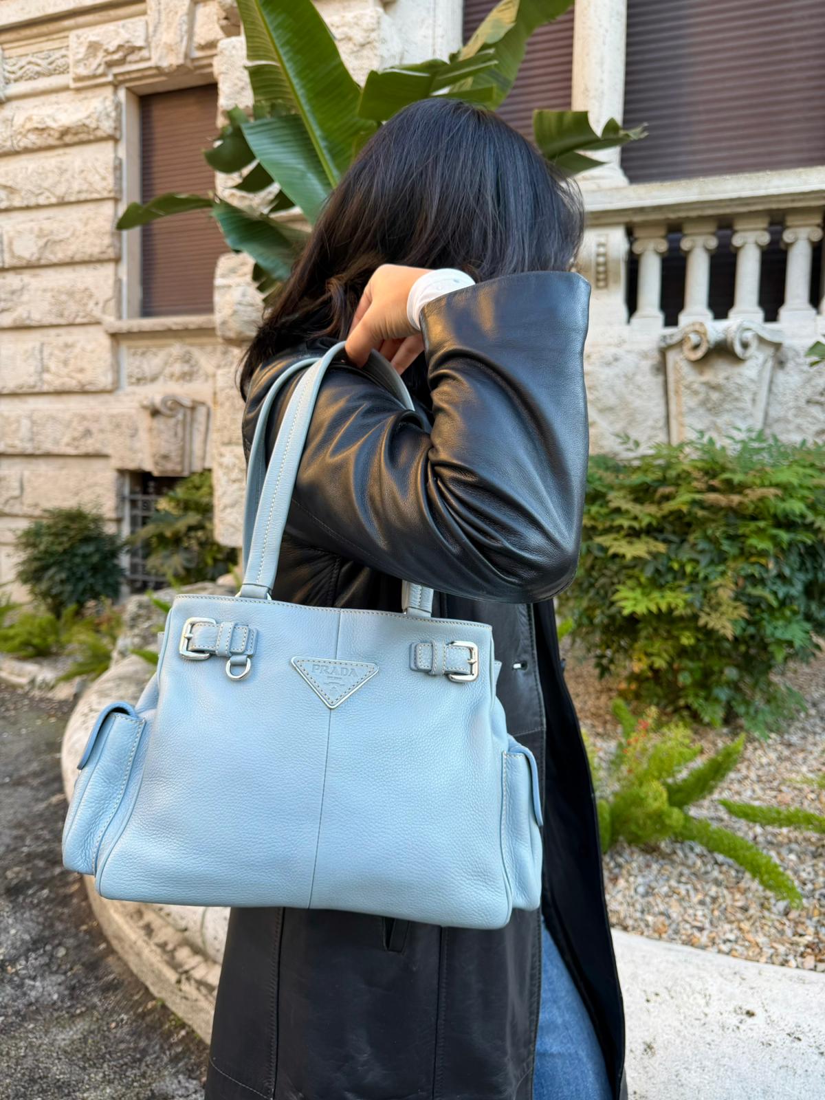 Prada tote in pelle martellata