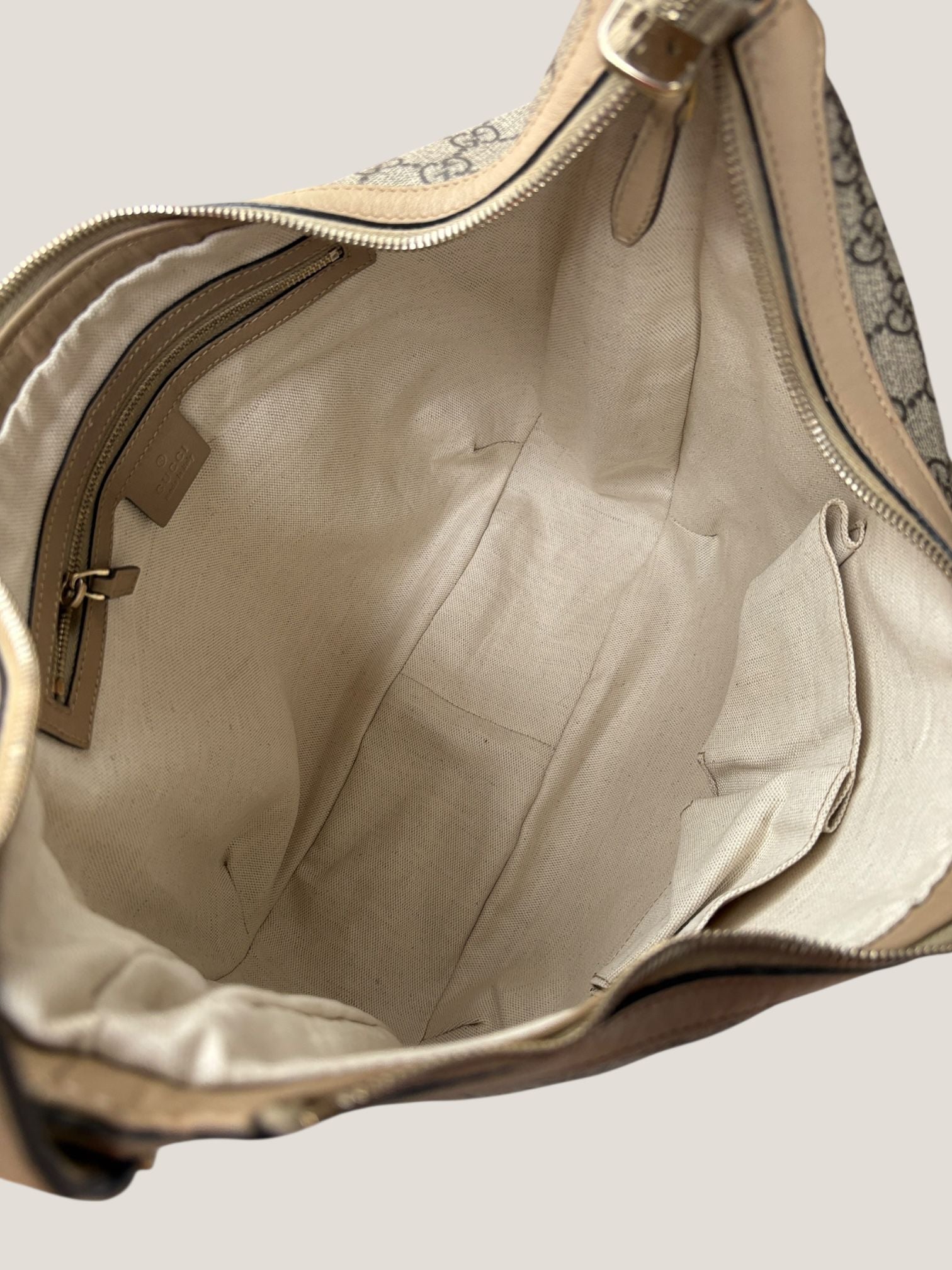 Gucci GG Supreme shoulder bag