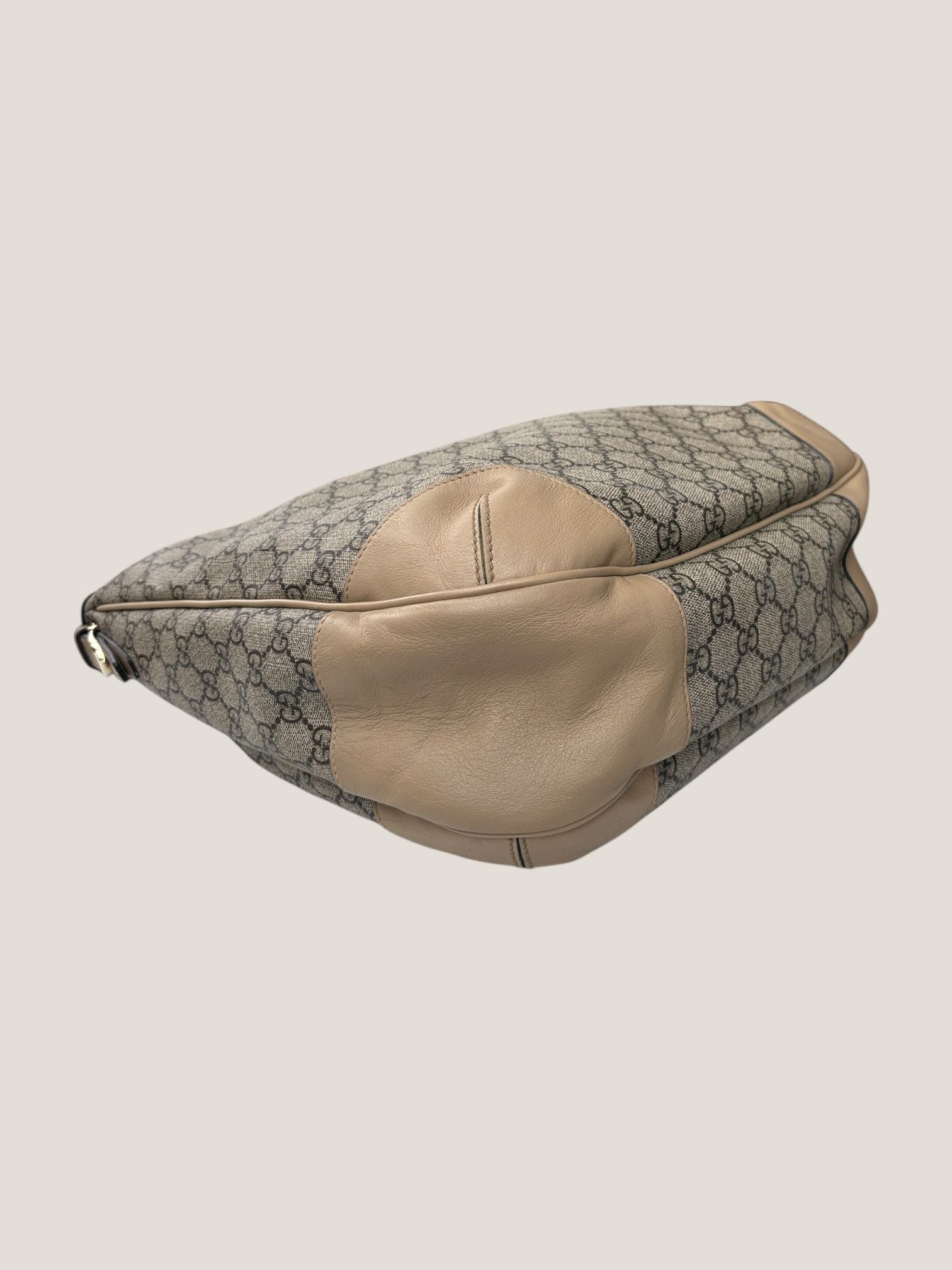 Gucci GG Supreme shoulder bag