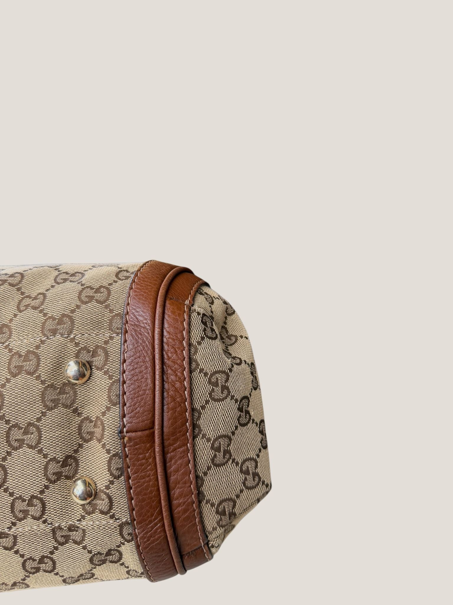 Gucci Bella Hobo in tela GG