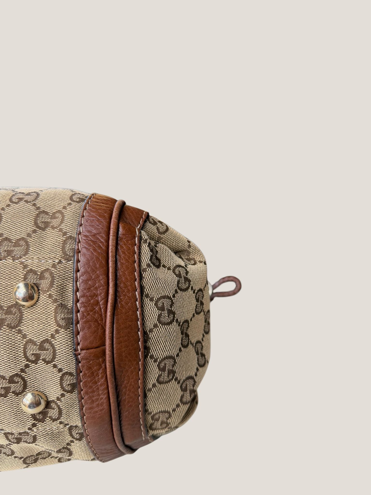 Gucci Bella Hobo in tela GG