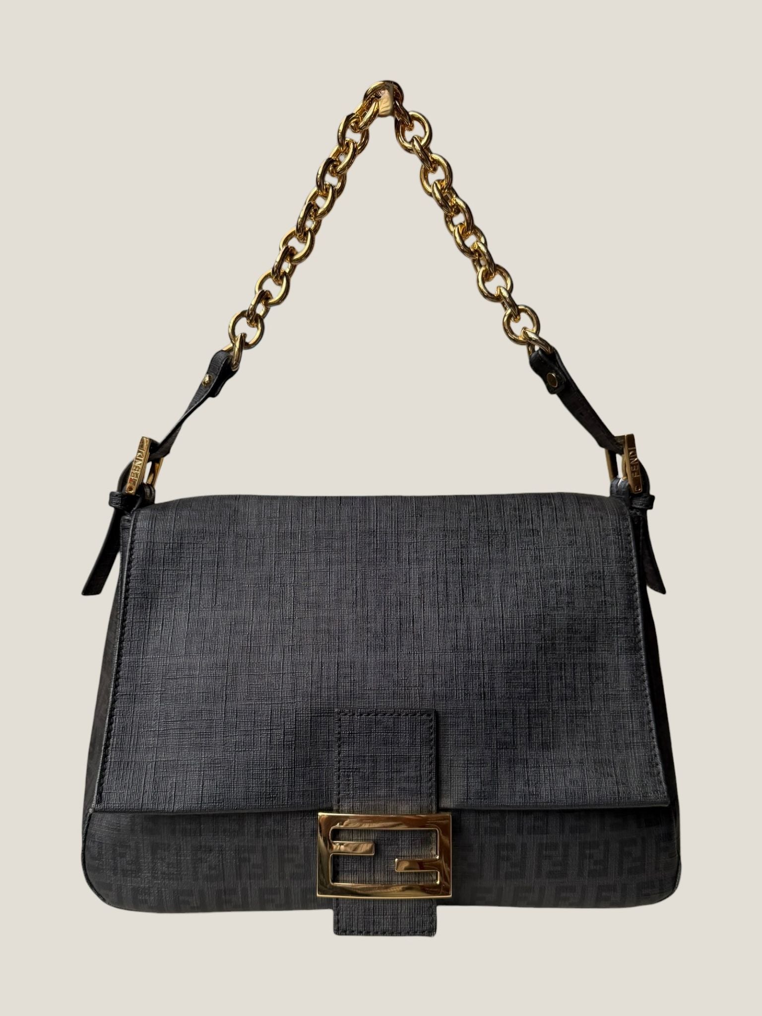 Fendi Mamma Baguette in catena oro