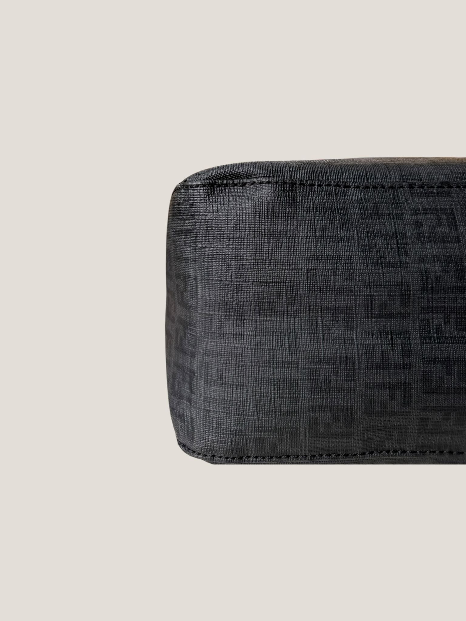 Fendi Mamma Baguette in catena oro