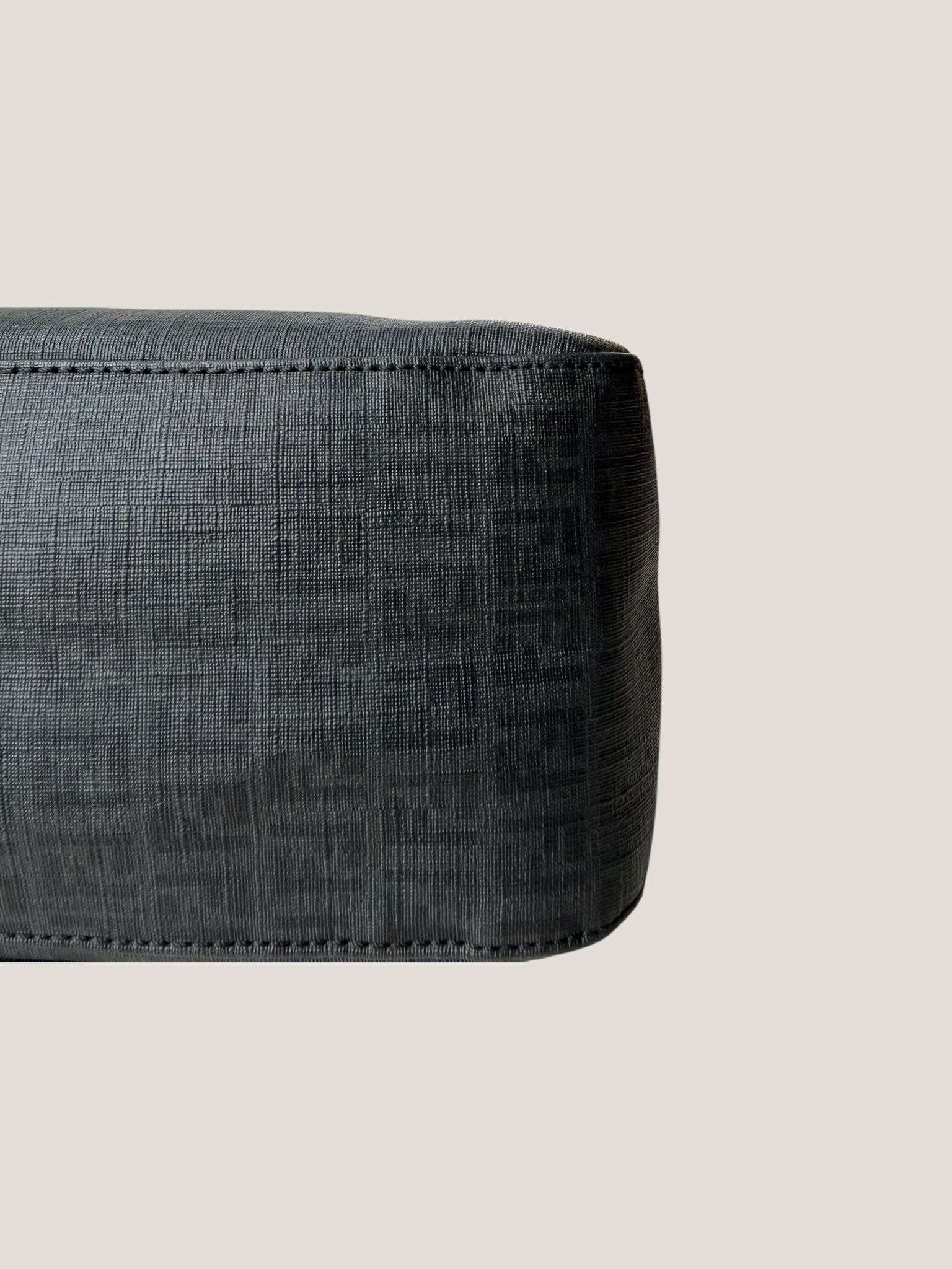 Fendi Mamma Baguette in catena oro