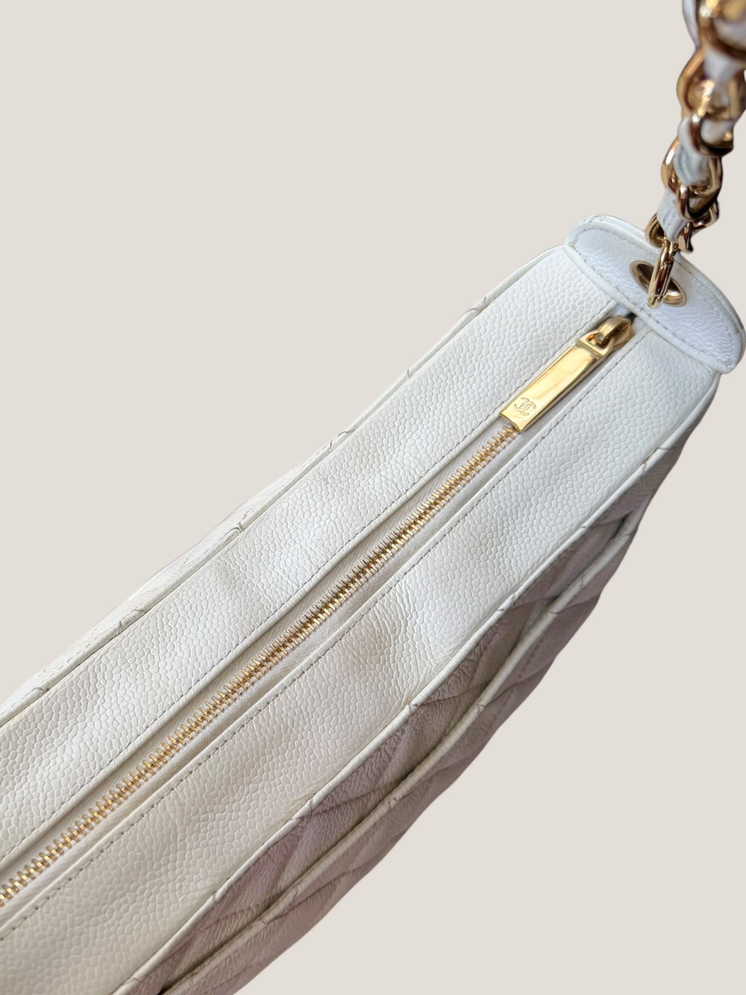 Chanel Hobo Matelassé Caviar Bianca