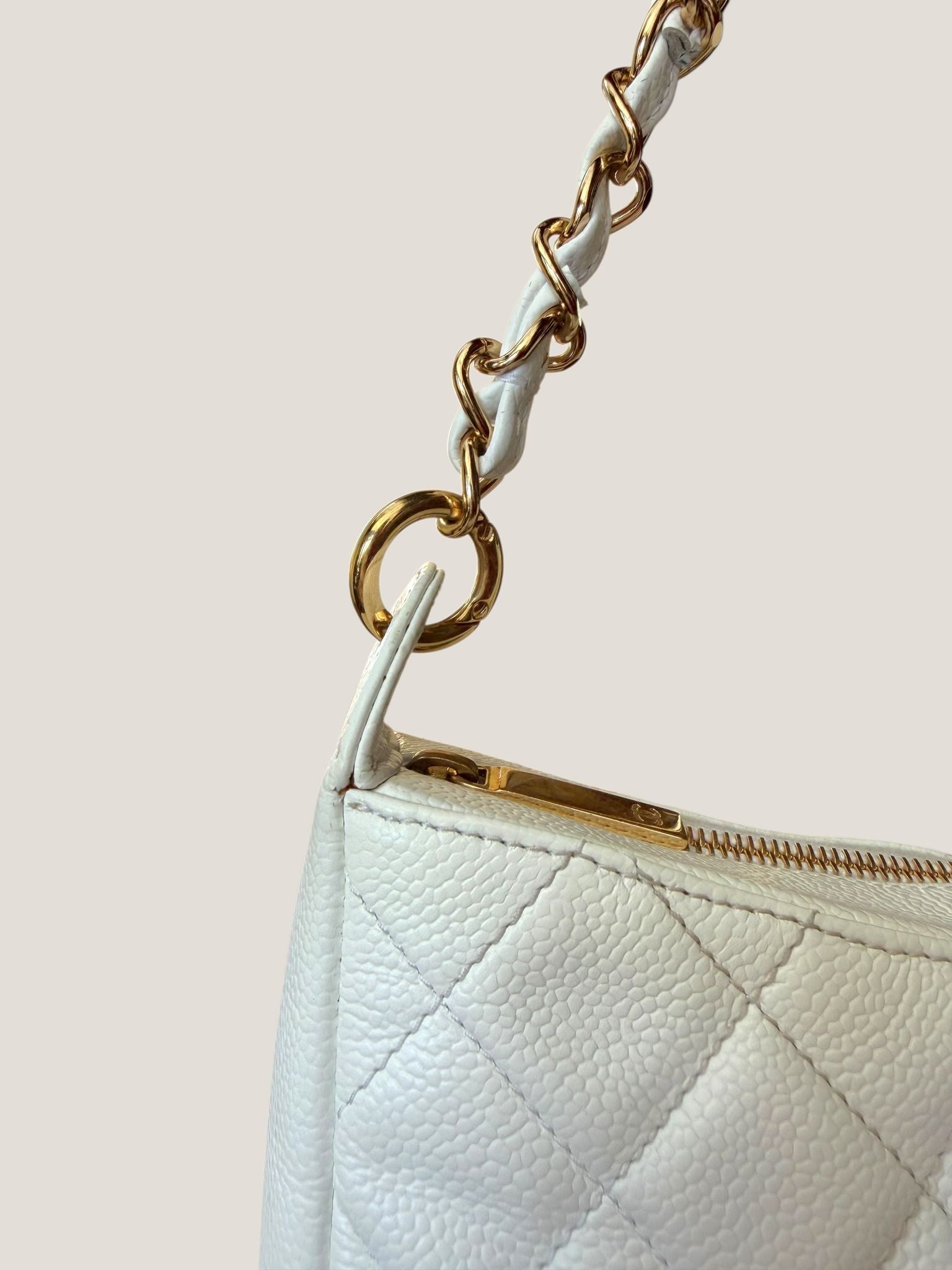 Chanel Hobo Matelassé Caviar Bianca