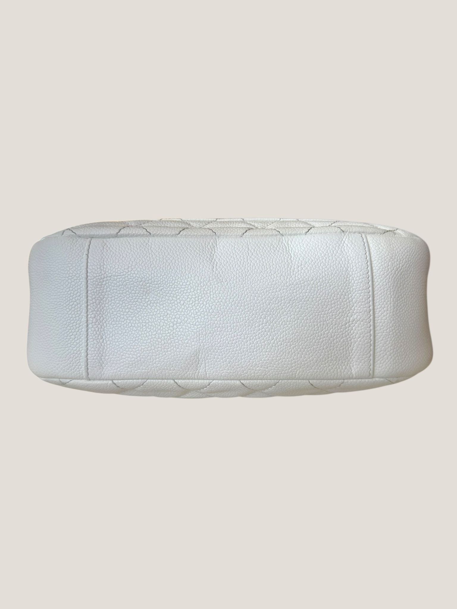 Chanel Hobo Matelassé Caviar Bianca