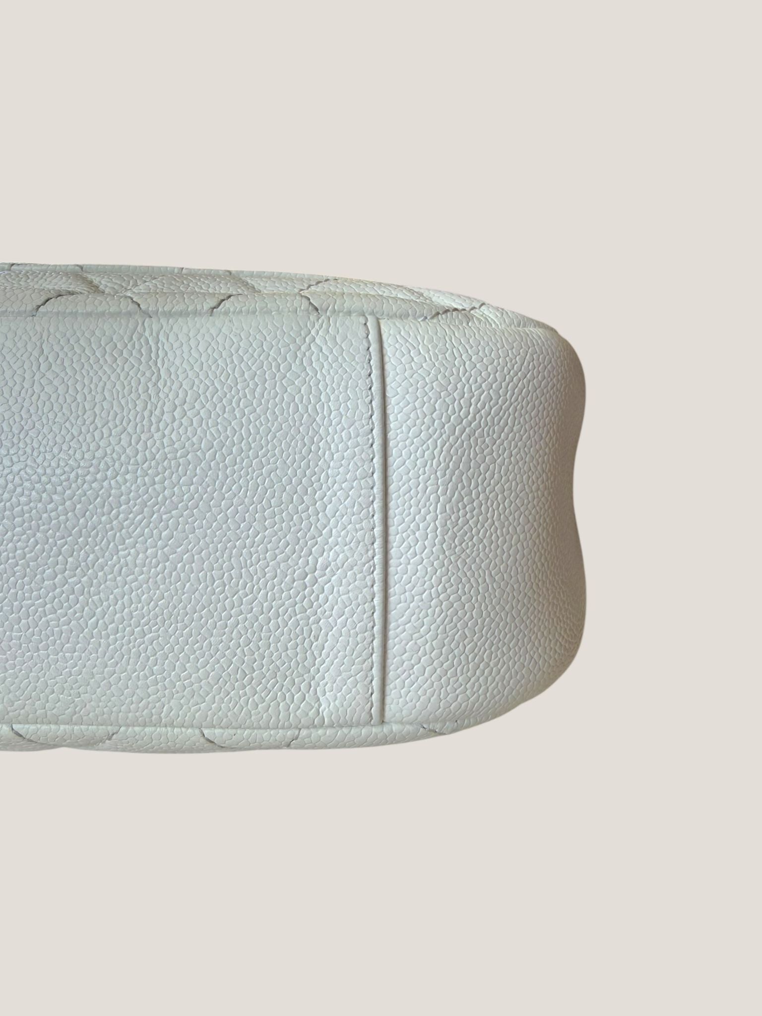 Chanel Hobo Matelassé Caviar Bianca