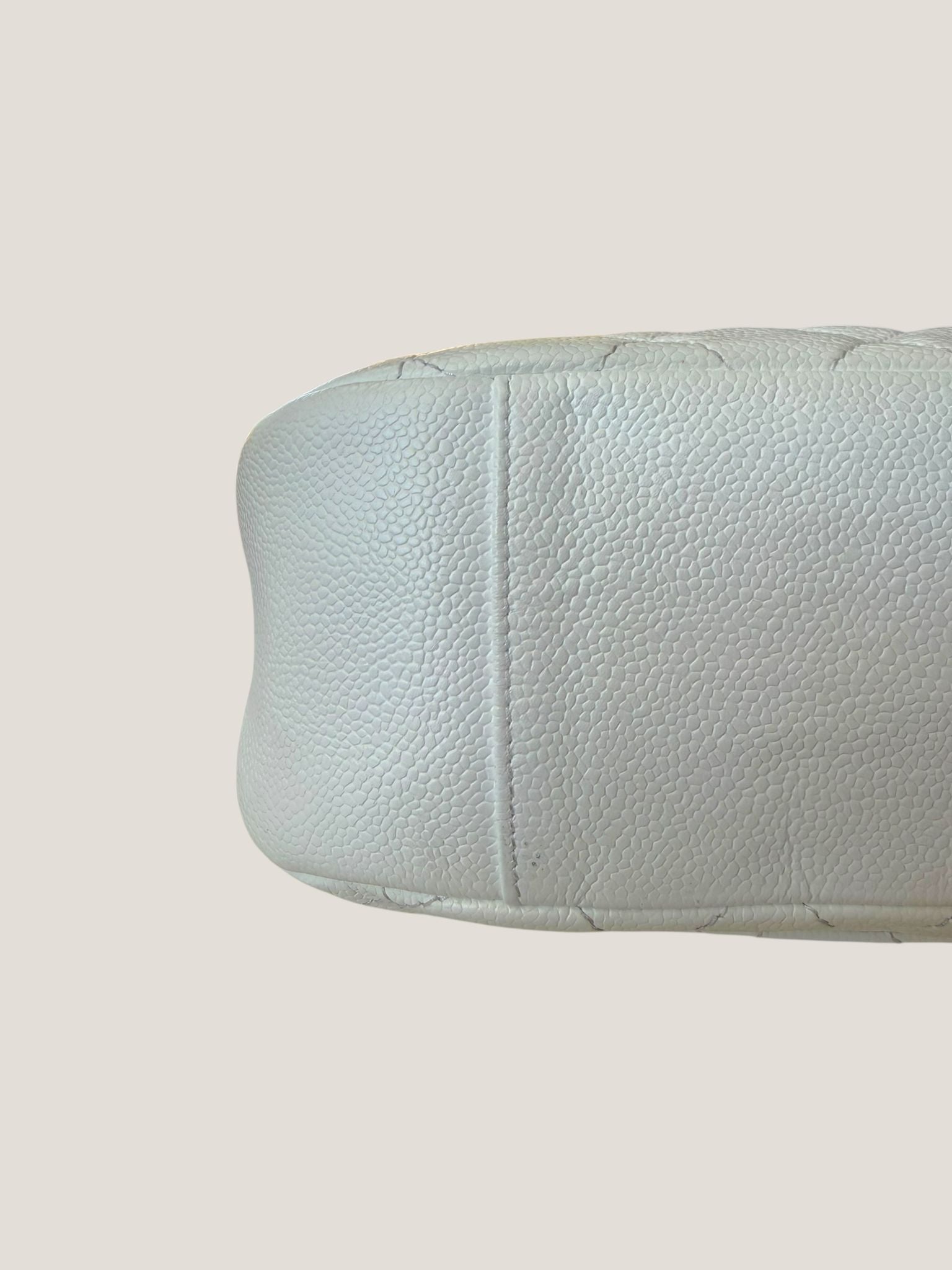 Chanel Hobo Matelassé Caviar Bianca
