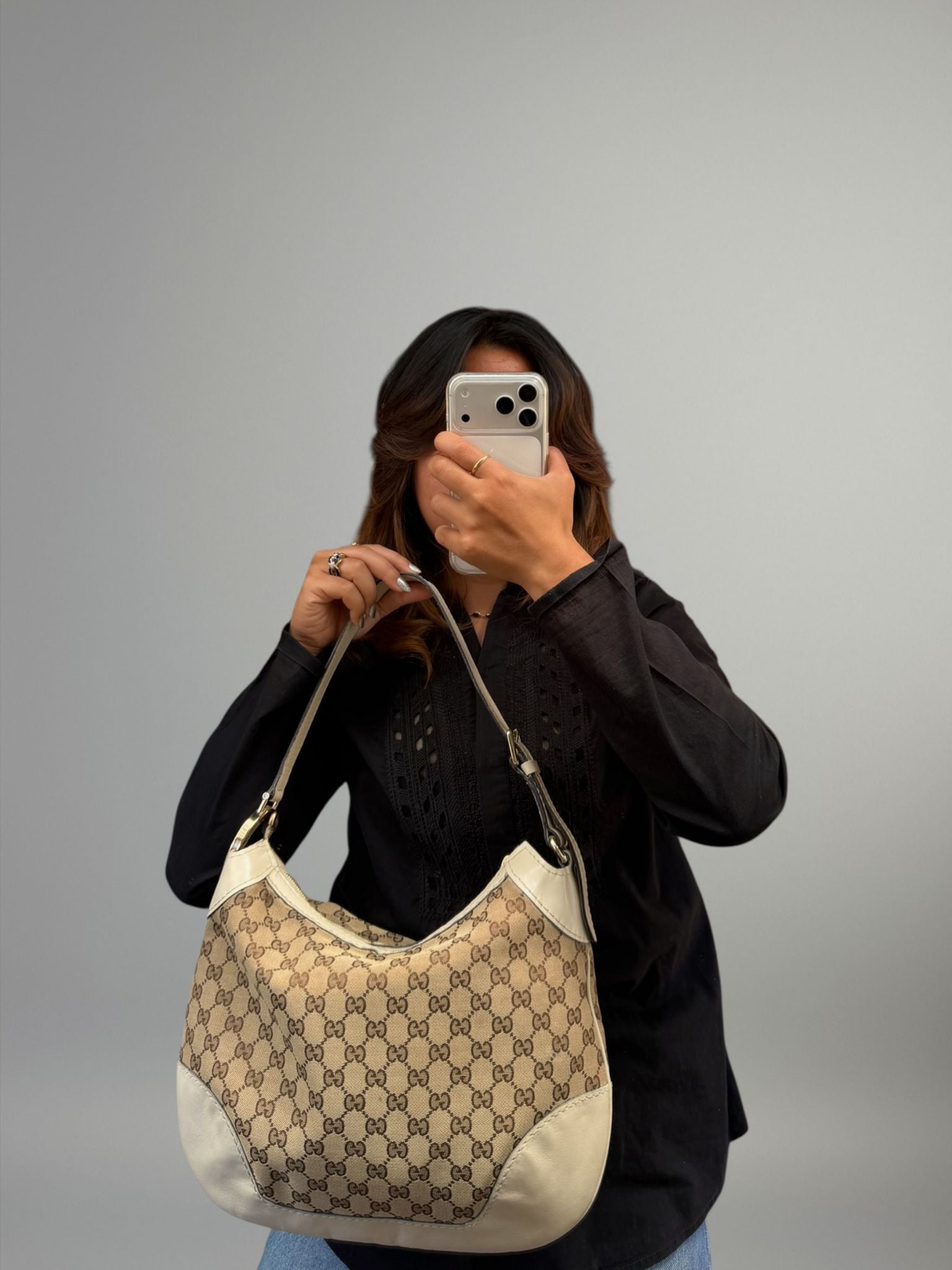 Gucci Charlotte Hobo GG Canvas con Maxi G Dorata