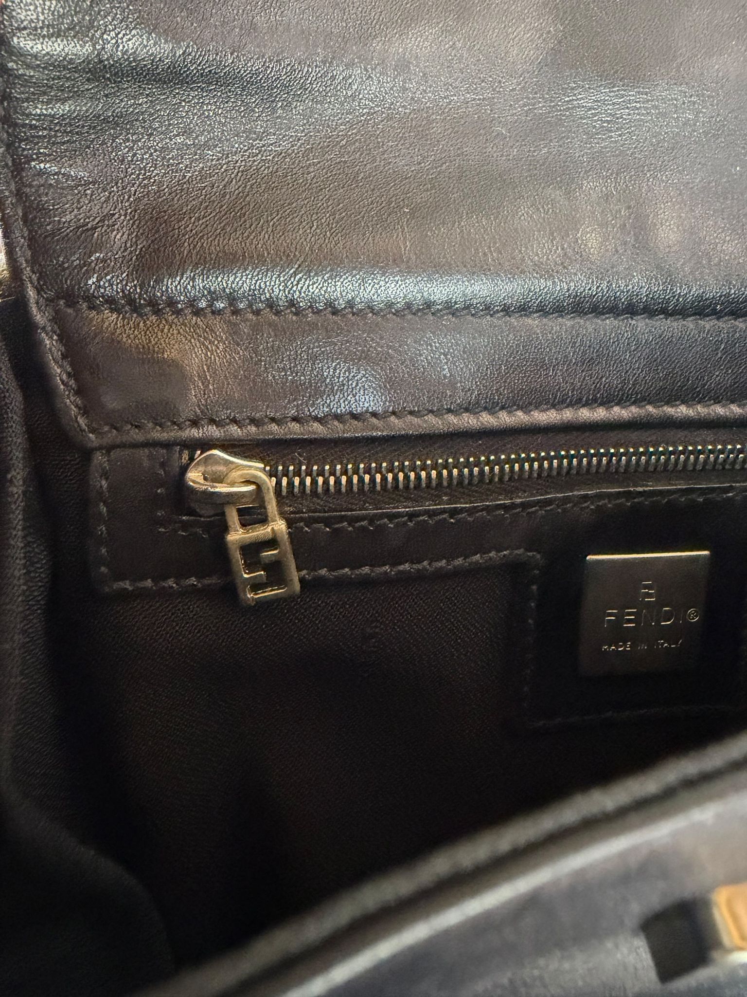 Fendi in Pelle Nera