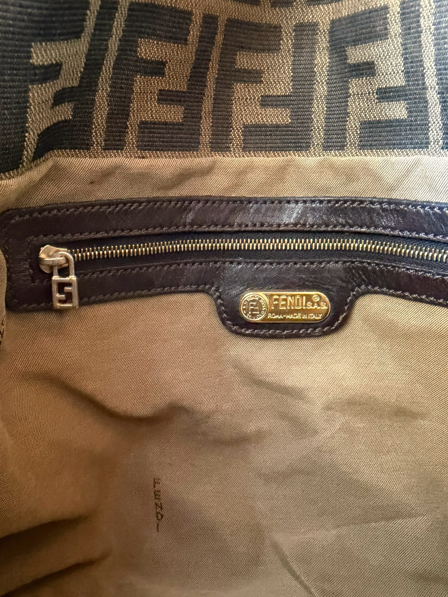 Fendi Mamma Baguette Zucca