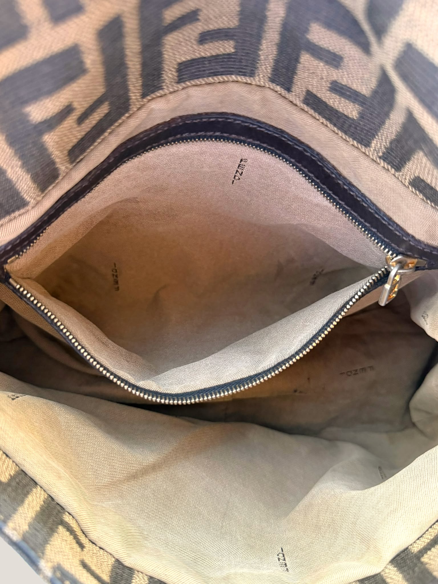 Fendi Mamma Baguette Zucca