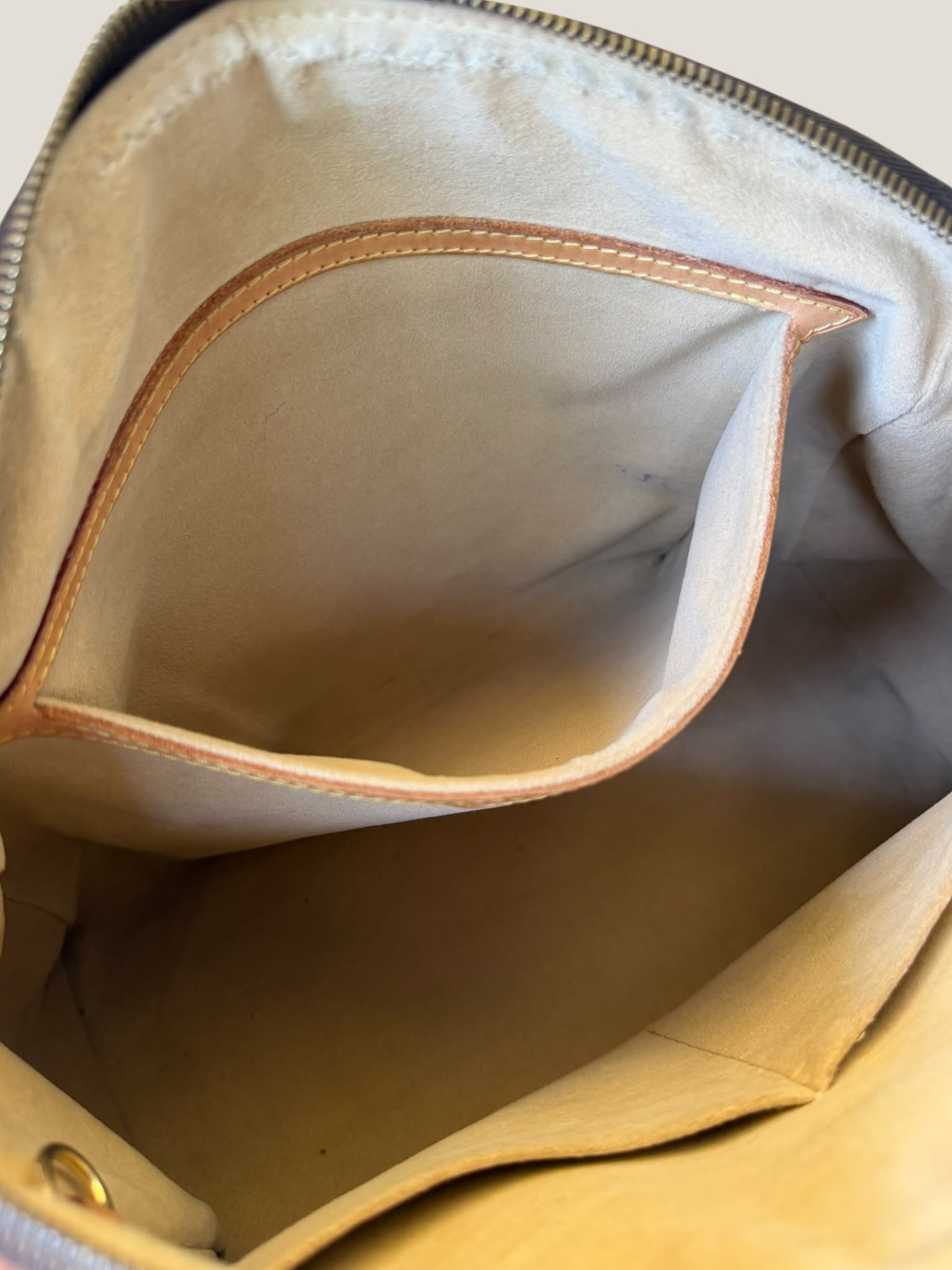 Louis Vuitton Monogram Retiro