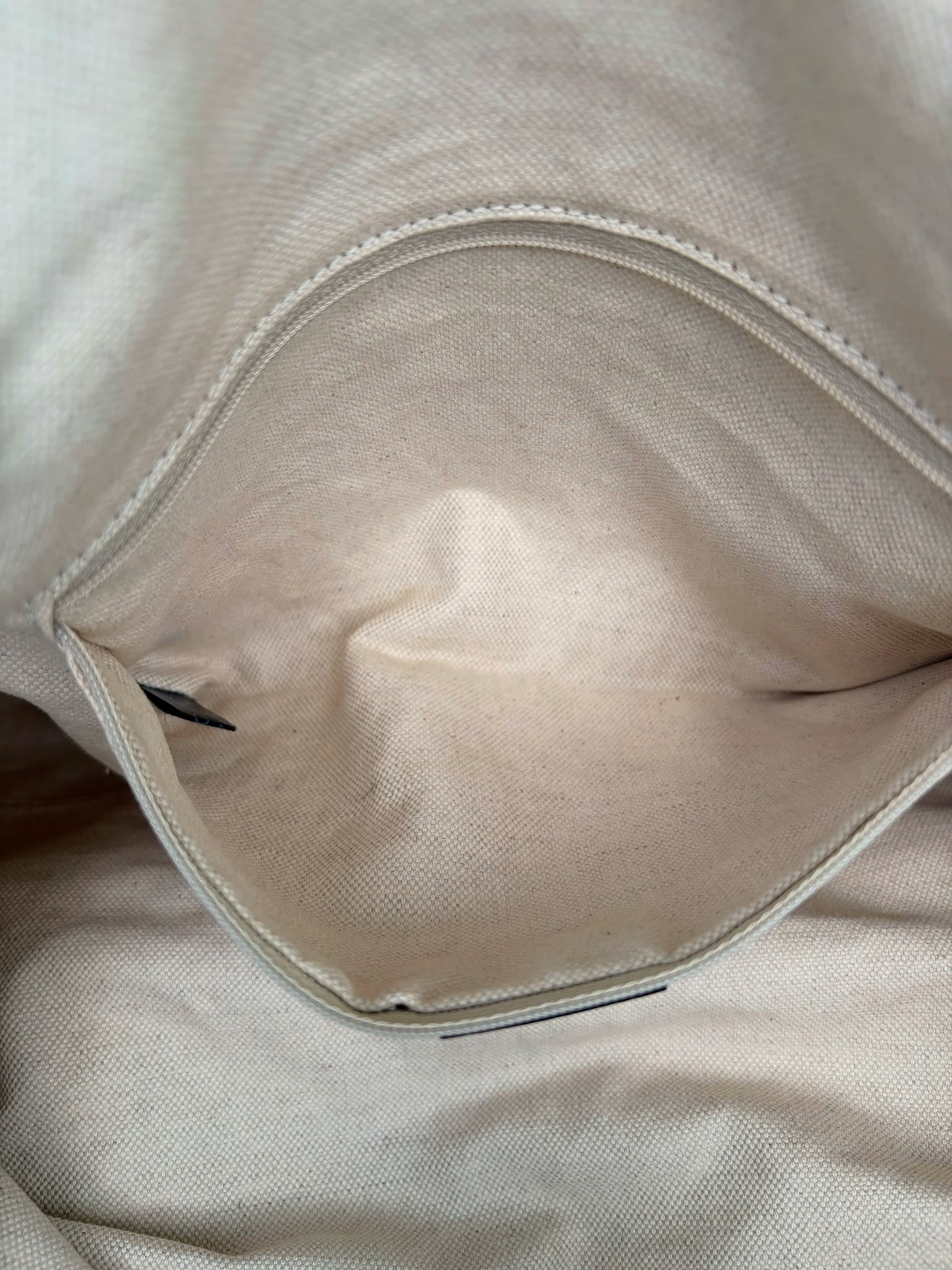 Gucci Sukey GG Canvas