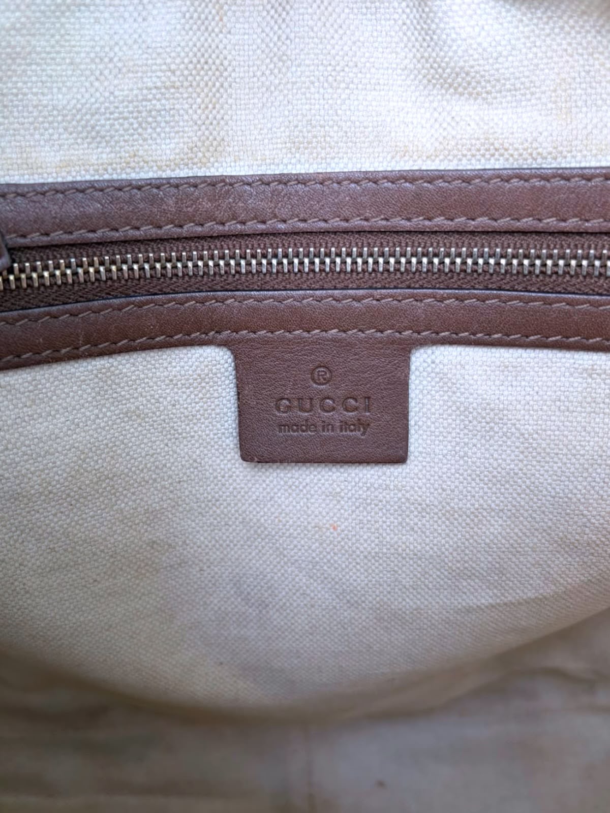 Gucci Hobo GG Supreme