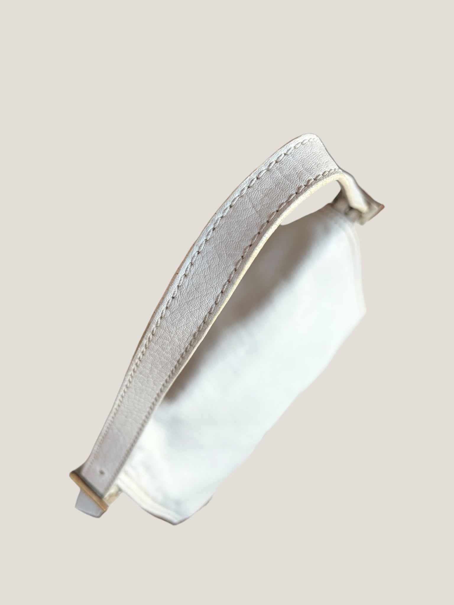 Fendi Mamma Baguette in Pelle Bianca