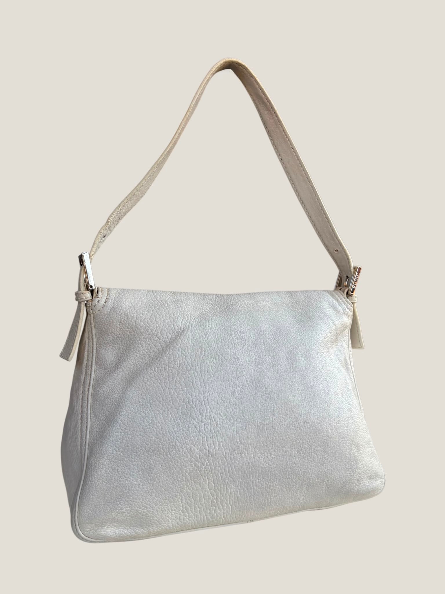 Fendi Mamma Baguette in Pelle Bianca