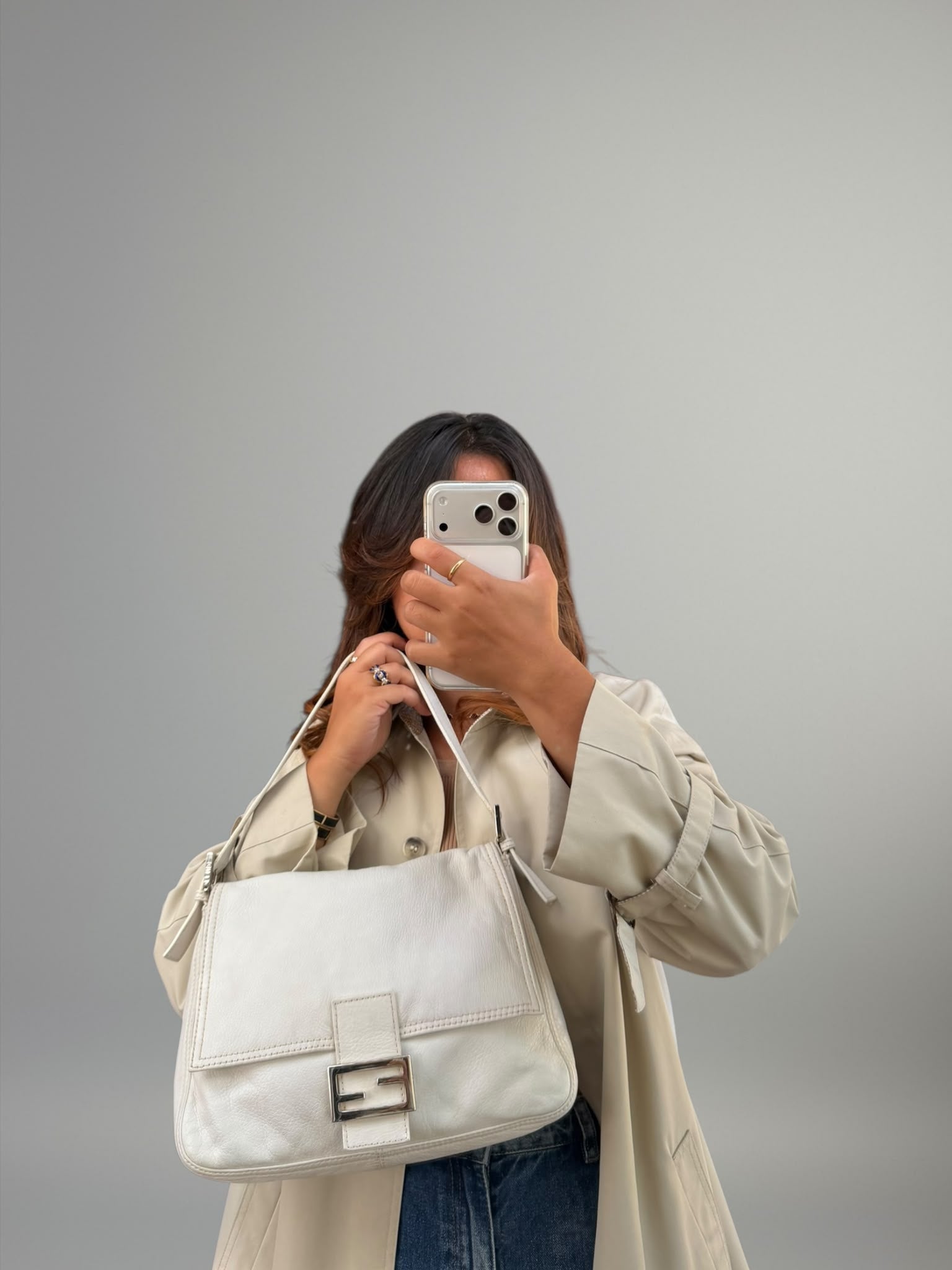 Fendi Mamma Baguette in Pelle Bianca