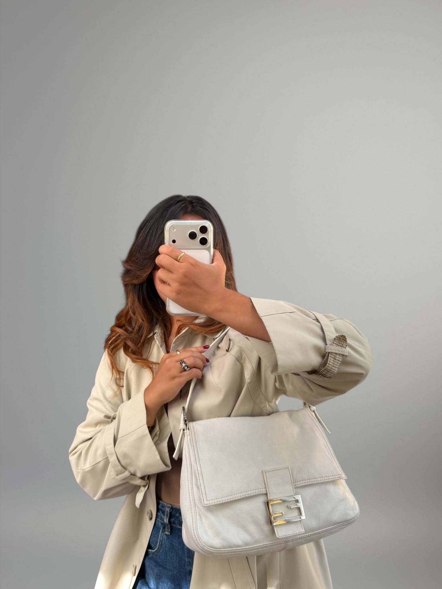 Fendi Mamma Baguette in Pelle Bianca