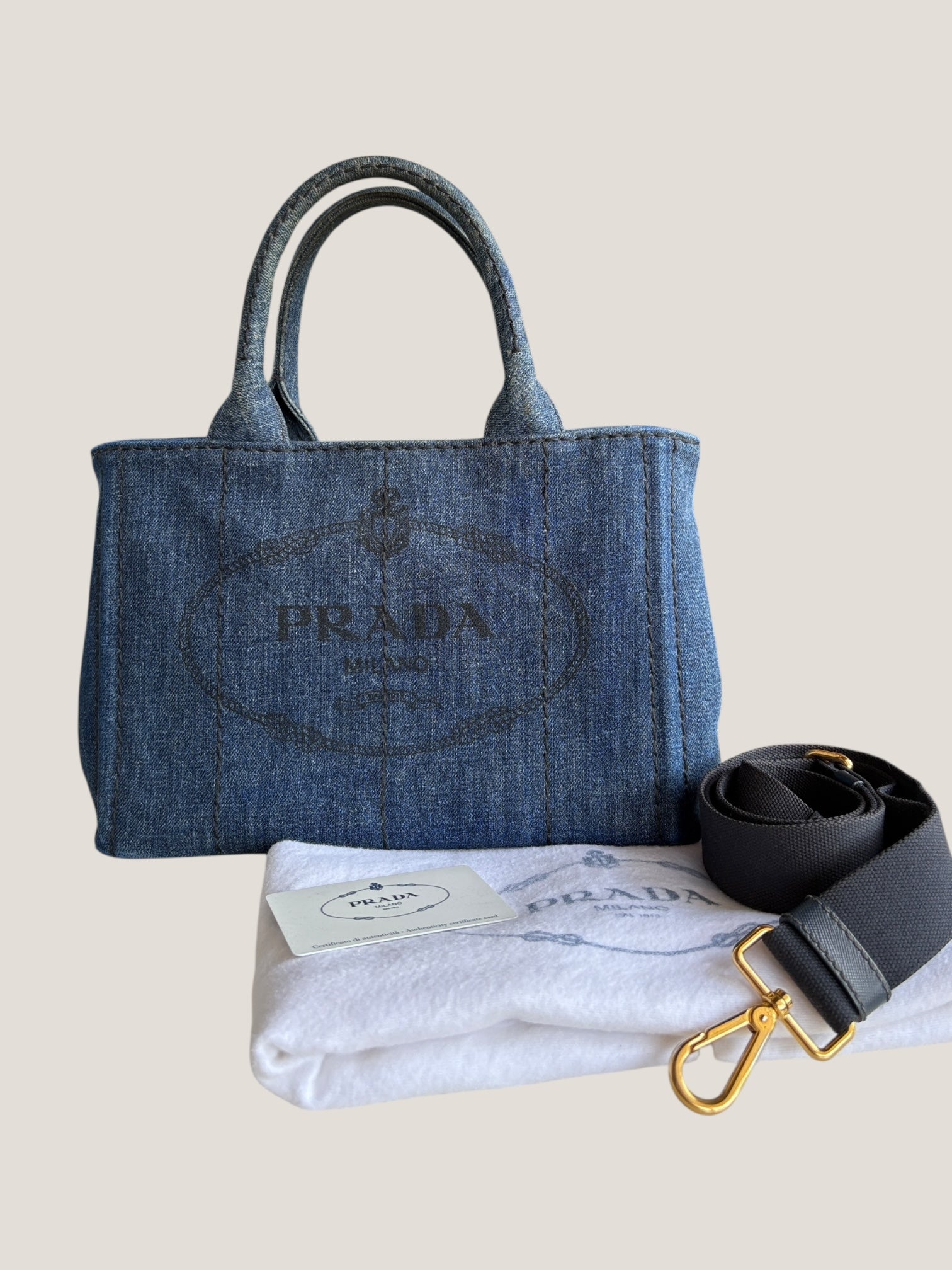 Prada Tote in denim con logo