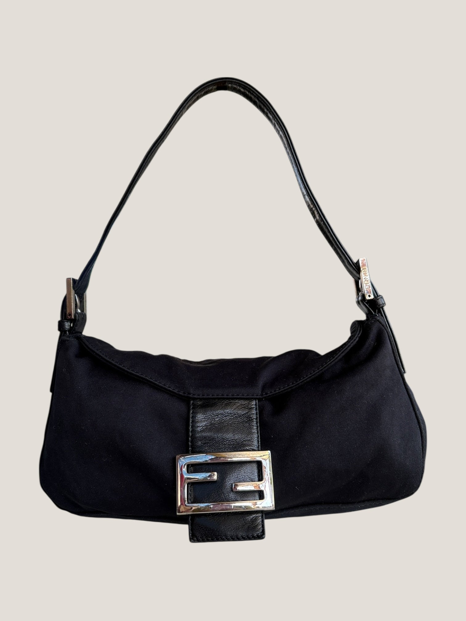 Fendi Baguette Nera in Tessuto